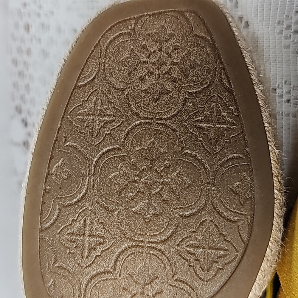 NWOT Andrew Geller Kimber yellow espadrille memory foam slip on wedges sz 9.5 - Picture 8 of 8